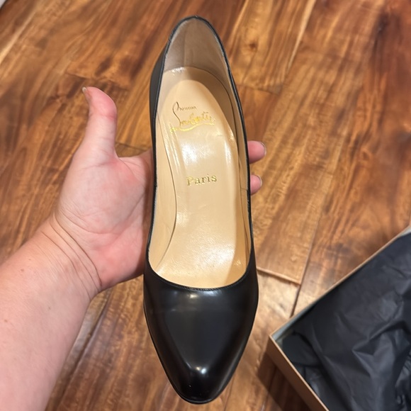 Louboutin black pumps 40.5 originally purchasers from the Real Real - Picture 3 of 7